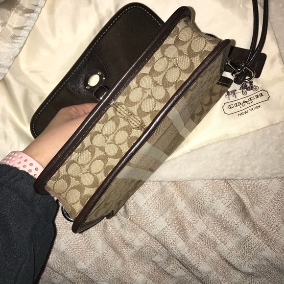 🤎authentic small coach shoulder cross body 🤎 - Picture 5 of 6